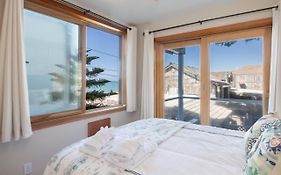 Beach Villa Home - Walk To Beaches Trails Restaurants Activities & More